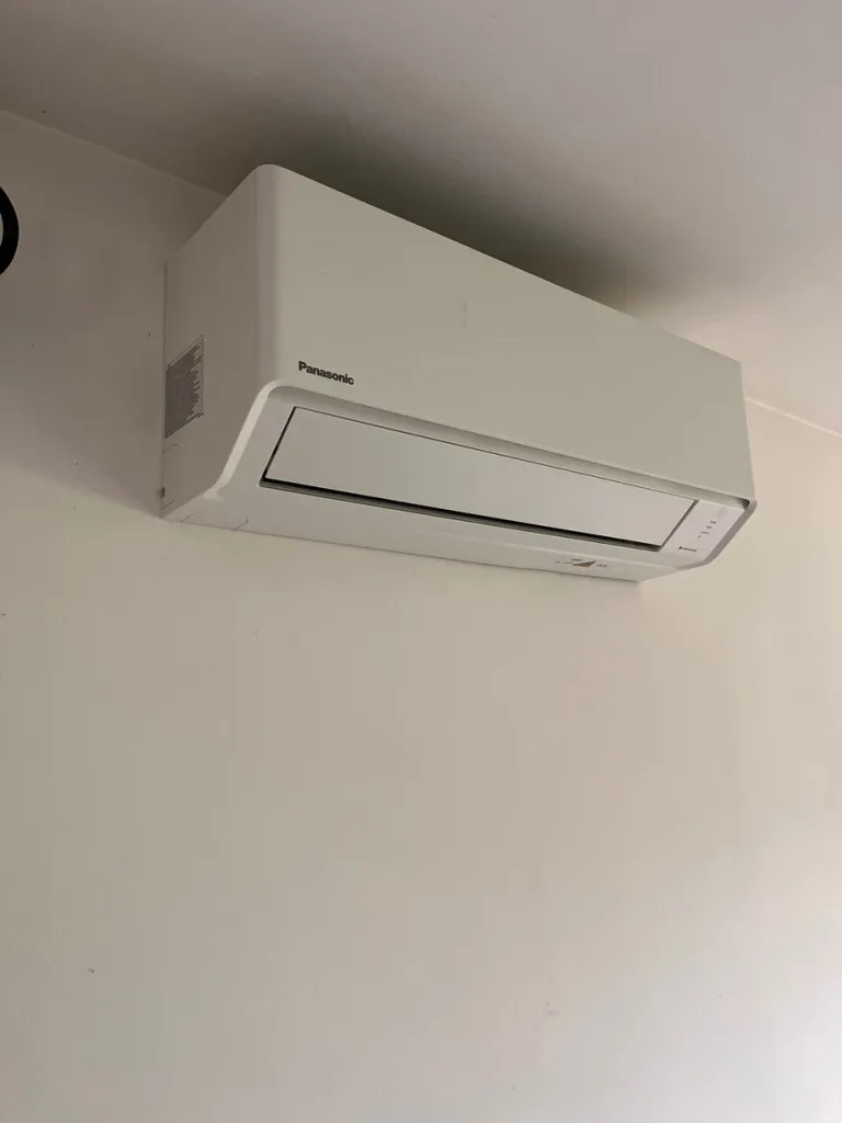 Unité intérieure de climatisation installée par MGP Énergies en Dordogne