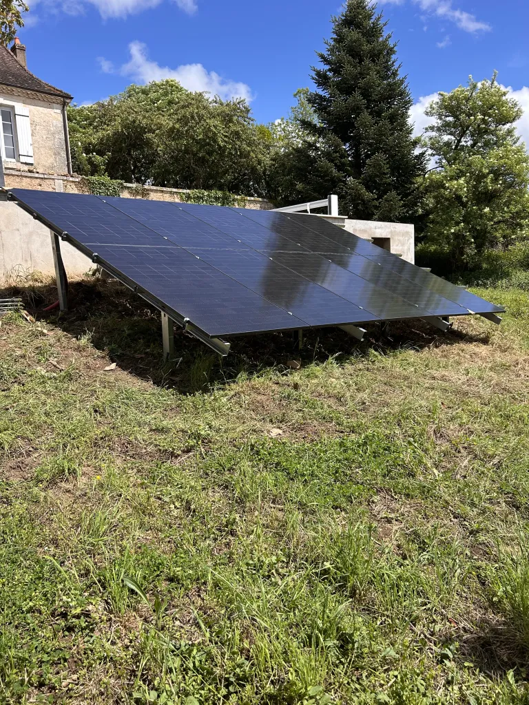Centrale photovoltaïque au sol installée par MGP Énergies