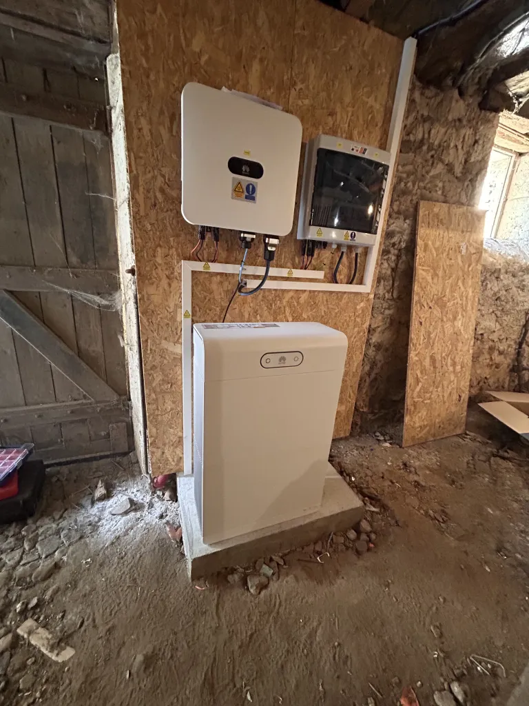 Onduleur et équipement photovoltaïque installés en local technique
